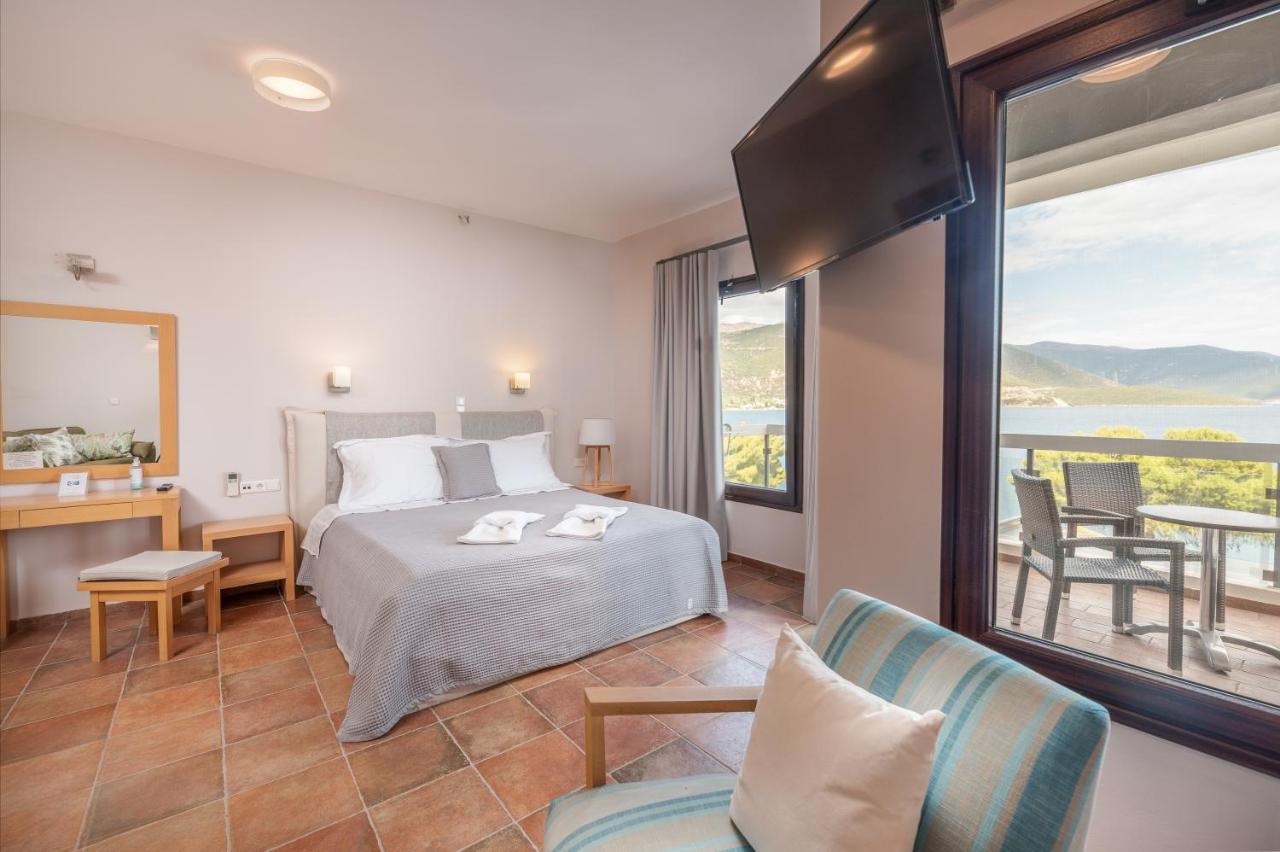 Trizonia Bay Hotel Exterior photo